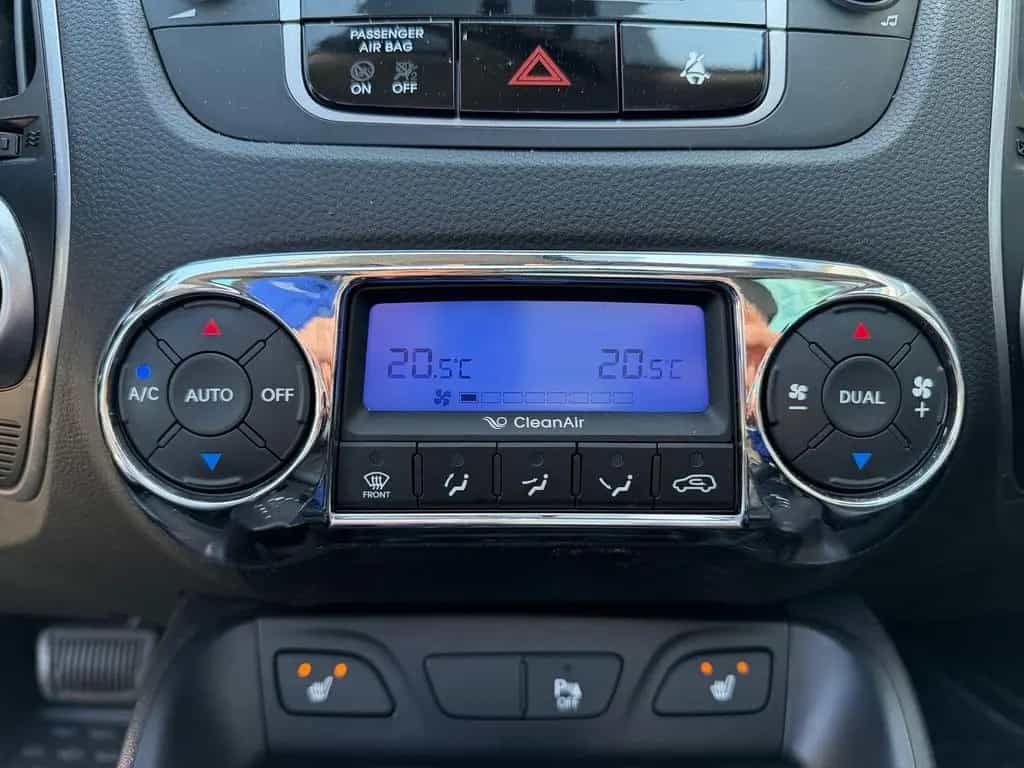Hyundai ix35 2.0 Premium AWD Leder AHK Keyless-Go AUX 06/2012-photo-22
