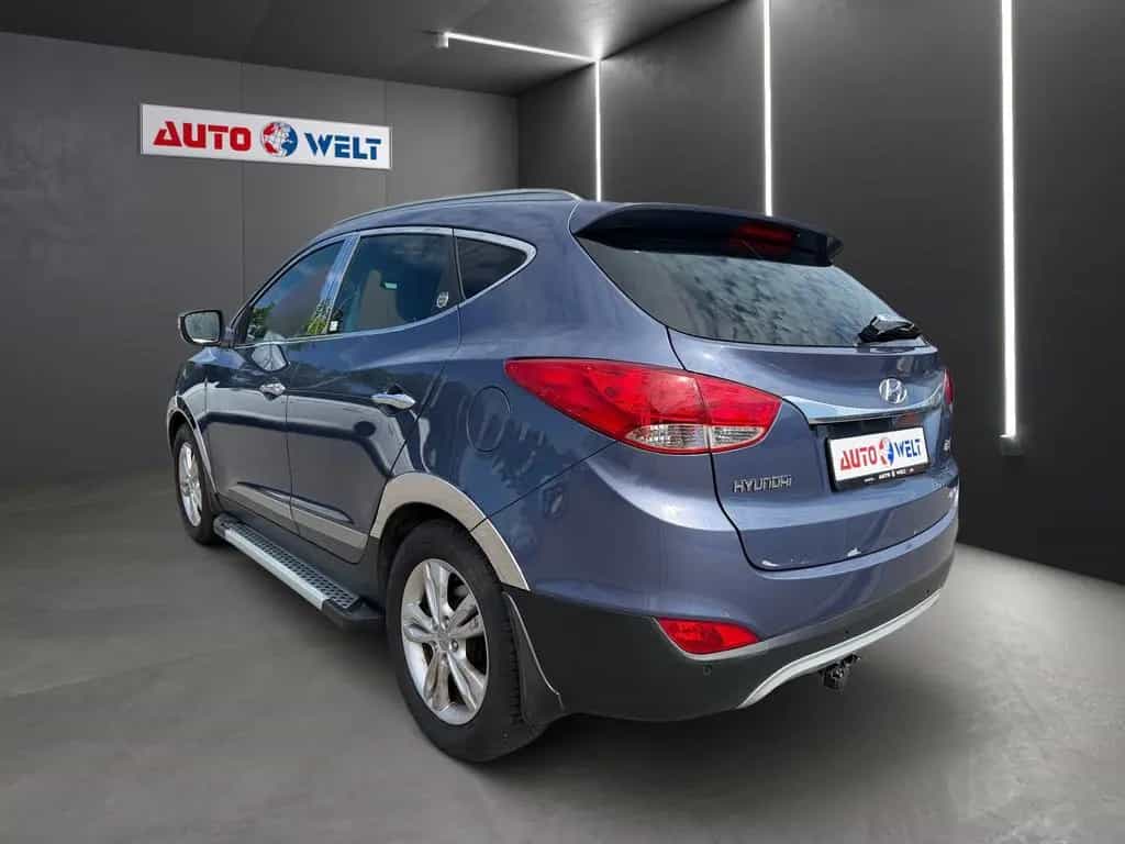 Hyundai ix35 2.0 Premium AWD Leder AHK Keyless-Go AUX 06/2012-photo-4