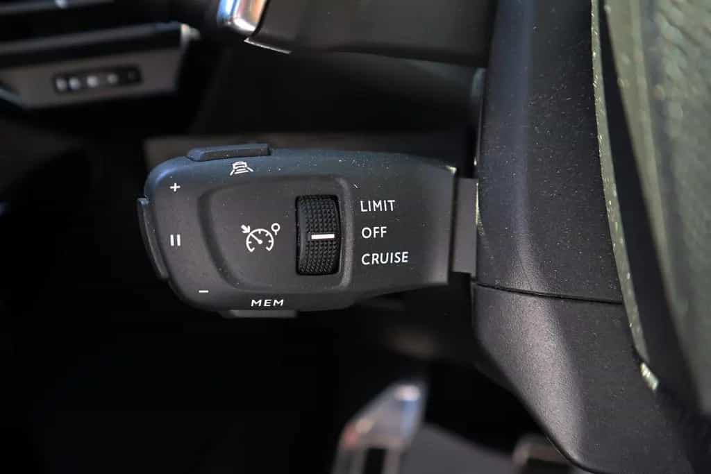 DS Automobiles DS7 (Crossback) DS7*Perf-Line*AHK, Pano, SH, NightV, WSSH*Export 09/2021-photo-19