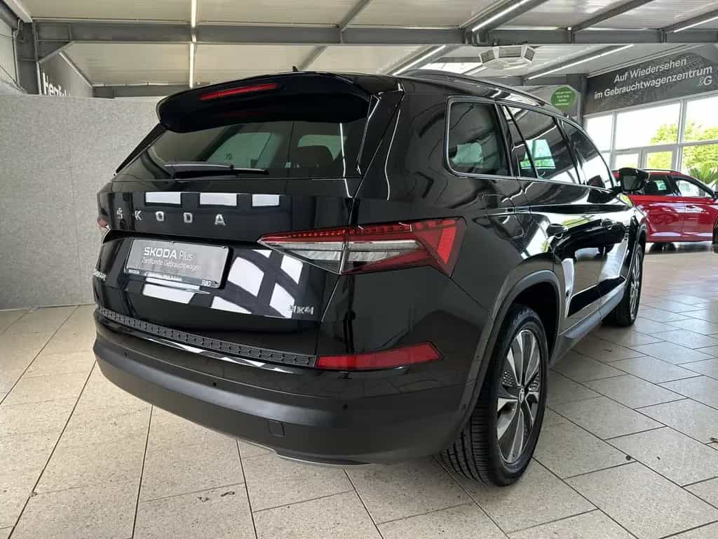 Skoda Kodiaq 2.0 TSI DSG Tour 4x4 SHZ NAVI AHK ACC LED 04/2023-photo-6