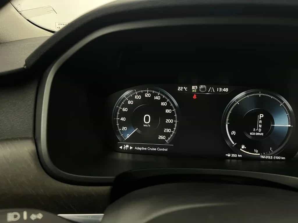 Volvo V90 Cross Country D5 ALLRAD / 1.HD /235PS /B&W 03/2017-photo-19