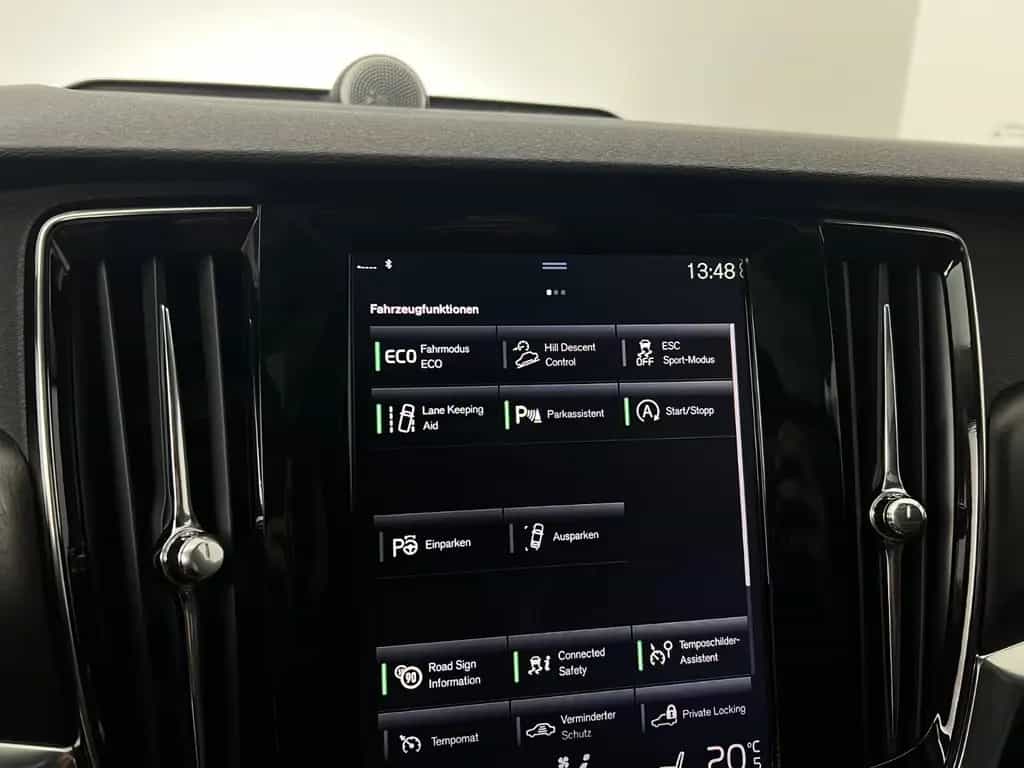 Volvo V90 Cross Country D5 ALLRAD / 1.HD /235PS /B&W 03/2017-photo-22