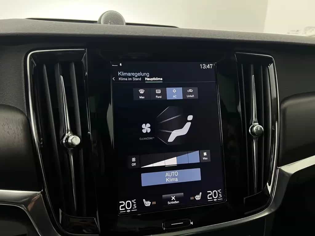 Volvo V90 Cross Country D5 ALLRAD / 1.HD /235PS /B&W 03/2017-photo-25