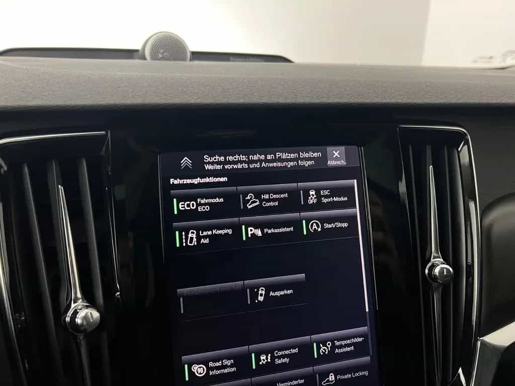 Volvo V90 Cross Country D5 ALLRAD / 1.HD /235PS /B&W 03/2017-photo-27