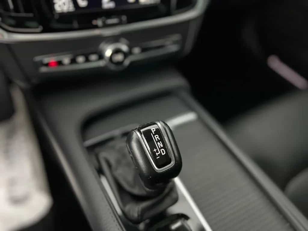 Volvo V90 Cross Country D5 ALLRAD / 1.HD /235PS /B&W 03/2017-photo-33