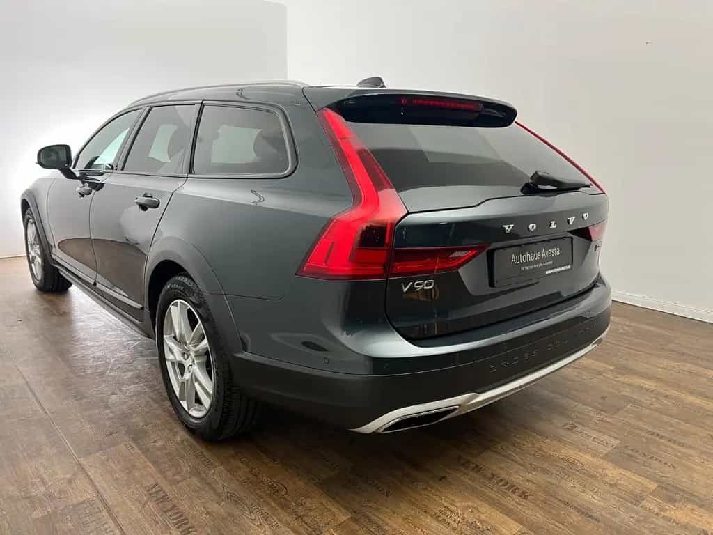 Volvo V90 Cross Country D5 ALLRAD / 1.HD /235PS /B&W 03/2017-photo-4