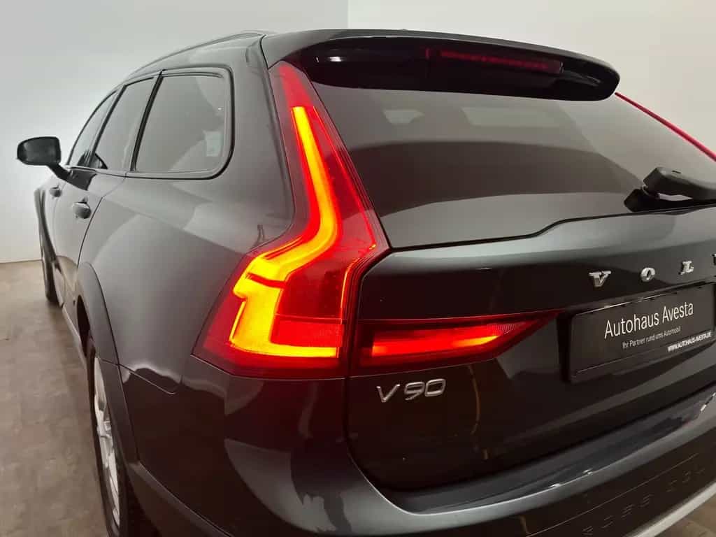 Volvo V90 Cross Country D5 ALLRAD / 1.HD /235PS /B&W 03/2017-photo-41