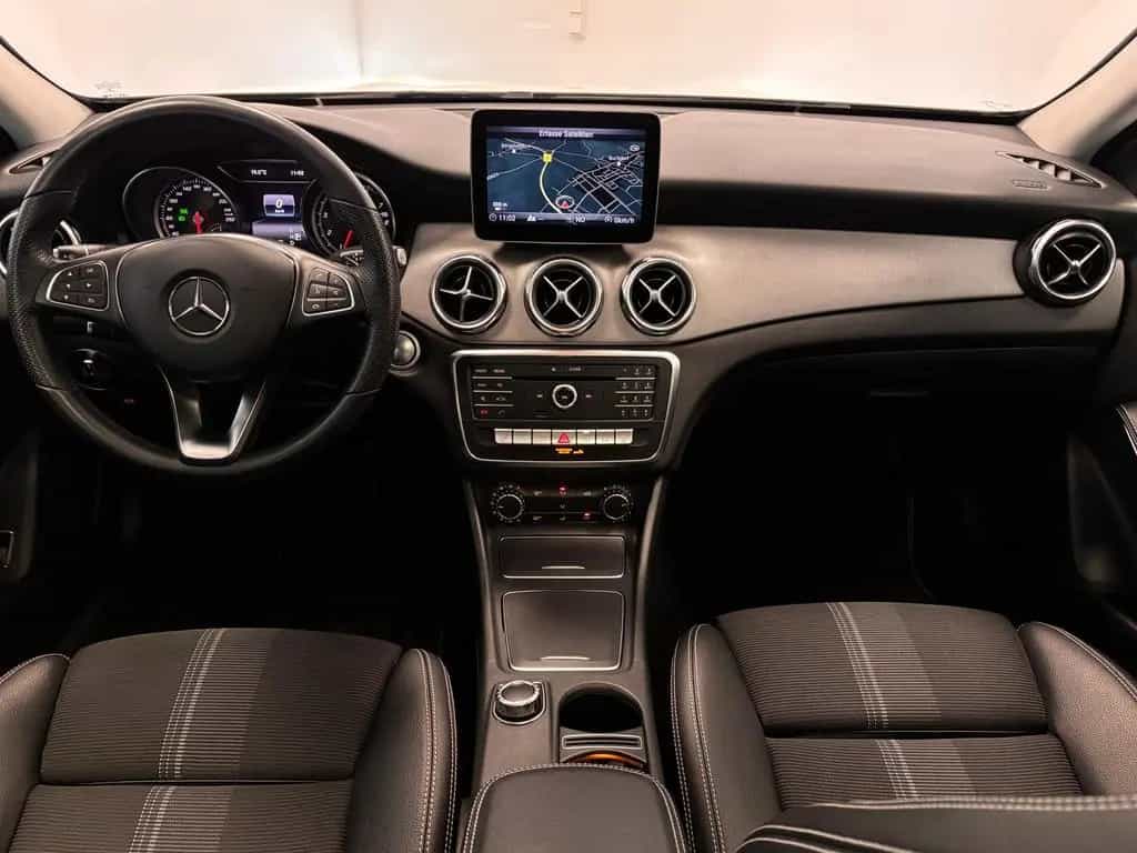 Mercedes-Benz GLA 180 *Navi*Pano-Dach*LED*AHK*18 Zoll* 12/2019-photo-10