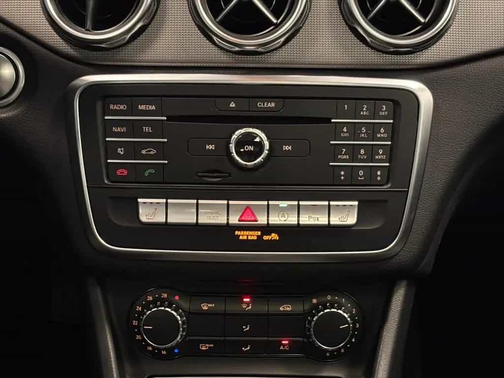 Mercedes-Benz GLA 180 *Navi*Pano-Dach*LED*AHK*18 Zoll* 12/2019-photo-12