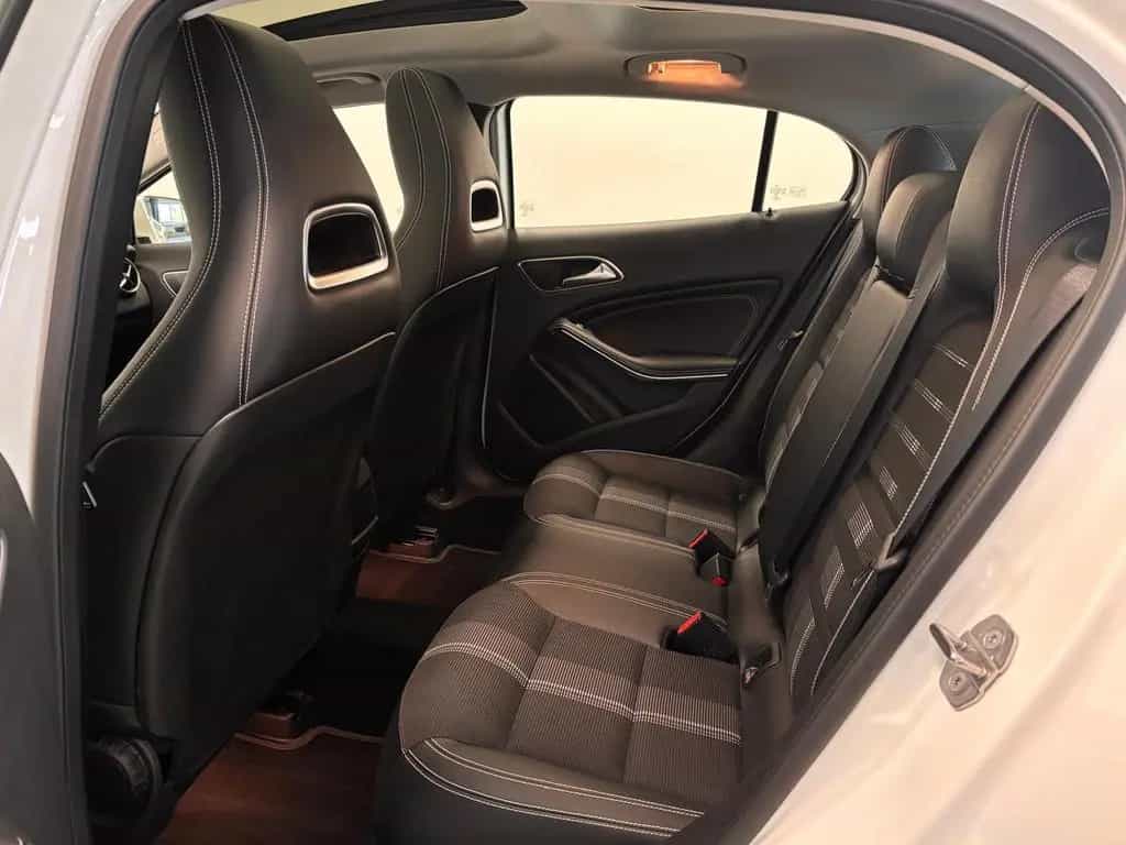 Mercedes-Benz GLA 180 *Navi*Pano-Dach*LED*AHK*18 Zoll* 12/2019-photo-14
