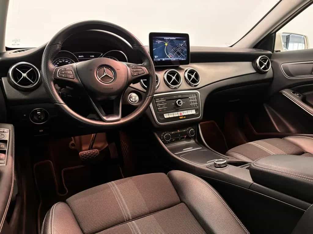 Mercedes-Benz GLA 180 *Navi*Pano-Dach*LED*AHK*18 Zoll* 12/2019-photo-15
