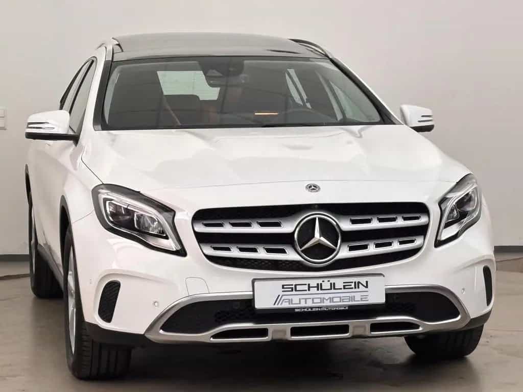Mercedes-Benz GLA 180 *Navi*Pano-Dach*LED*AHK*18 Zoll* 12/2019-photo-4