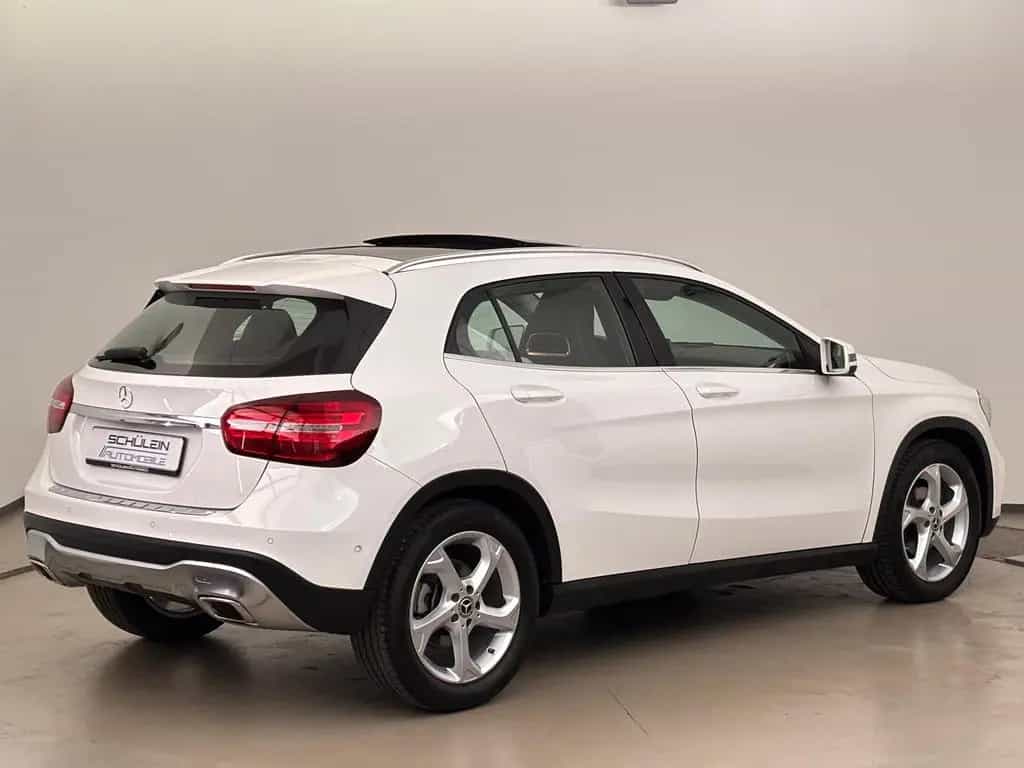 Mercedes-Benz GLA 180 *Navi*Pano-Dach*LED*AHK*18 Zoll* 12/2019-photo-5