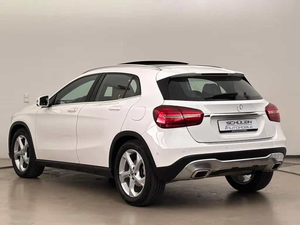 Mercedes-Benz GLA 180 *Navi*Pano-Dach*LED*AHK*18 Zoll* 12/2019-photo-8