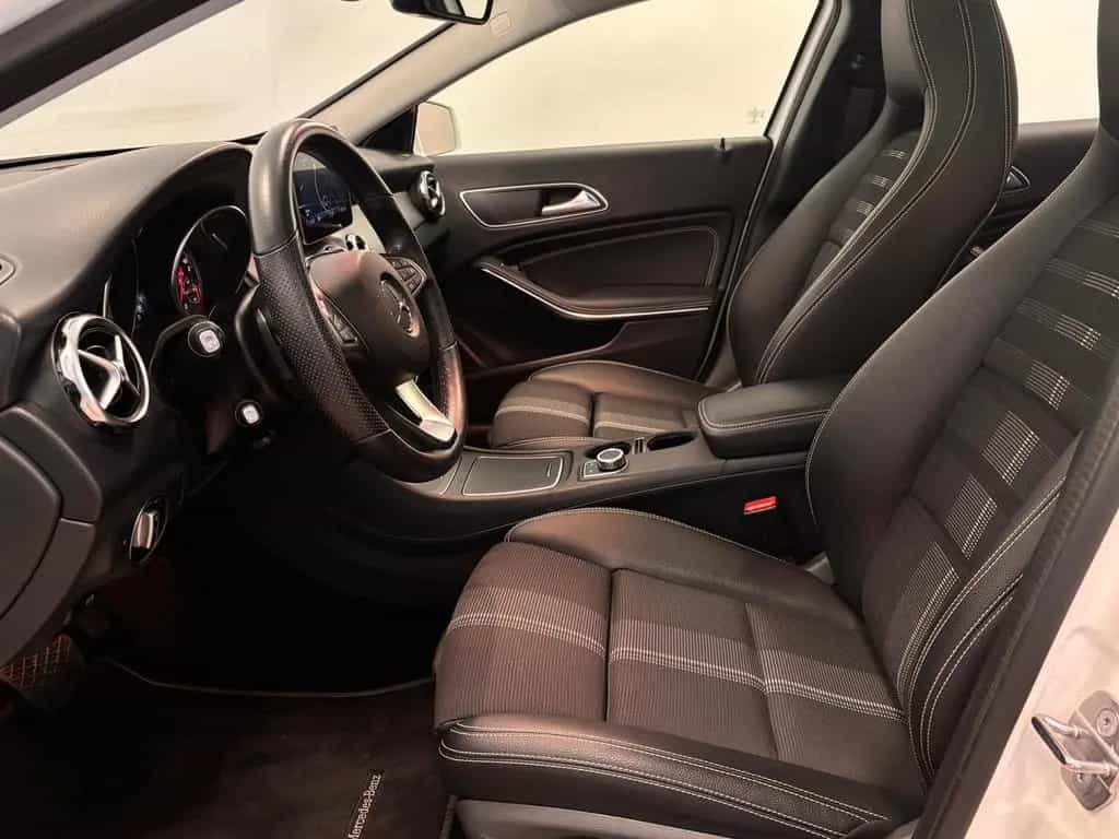 Mercedes-Benz GLA 180 *Navi*Pano-Dach*LED*AHK*18 Zoll* 12/2019-photo-9