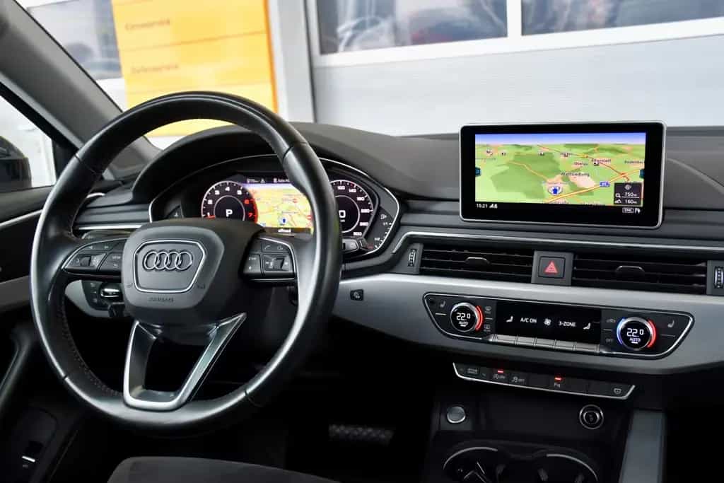 Audi A4 Avant design S-line Pano B&O ACC LED Kamera 07/2016-photo-14