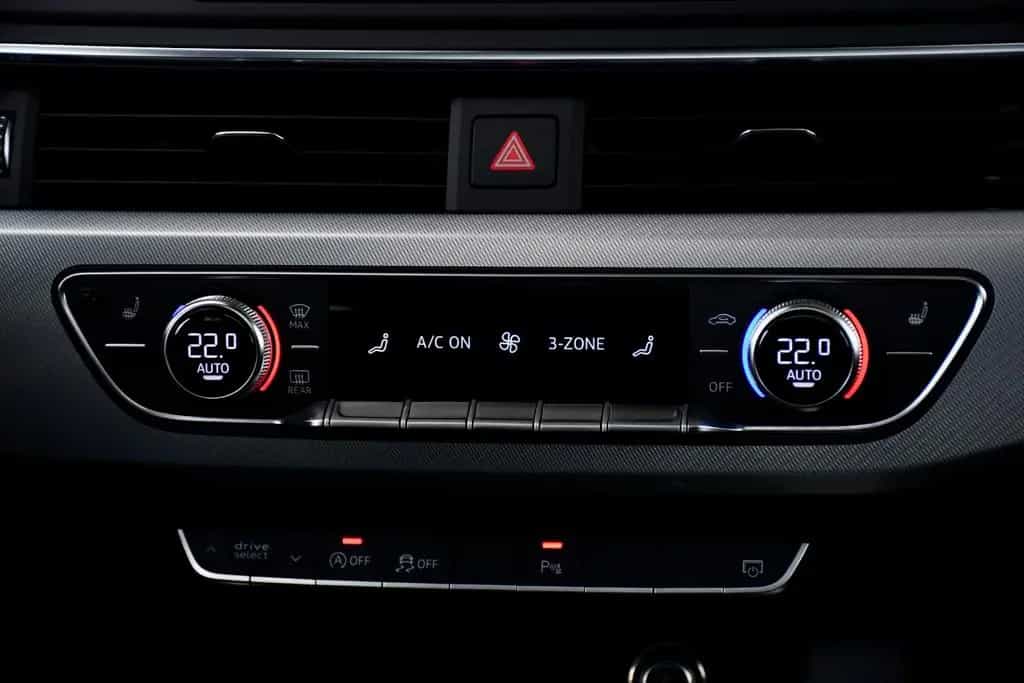 Audi A4 Avant design S-line Pano B&O ACC LED Kamera 07/2016-photo-20