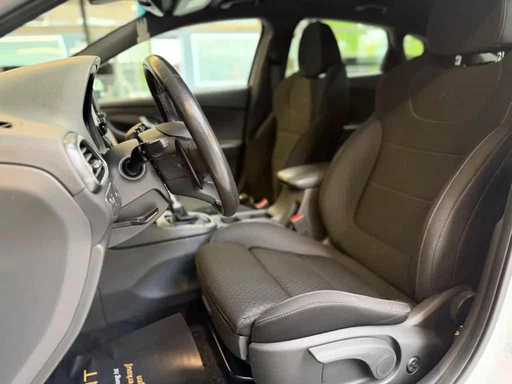Hyundai i30 Fastback N Line 1.4l /LED/CarPlay/BT/Navi 12/2019-photo-16
