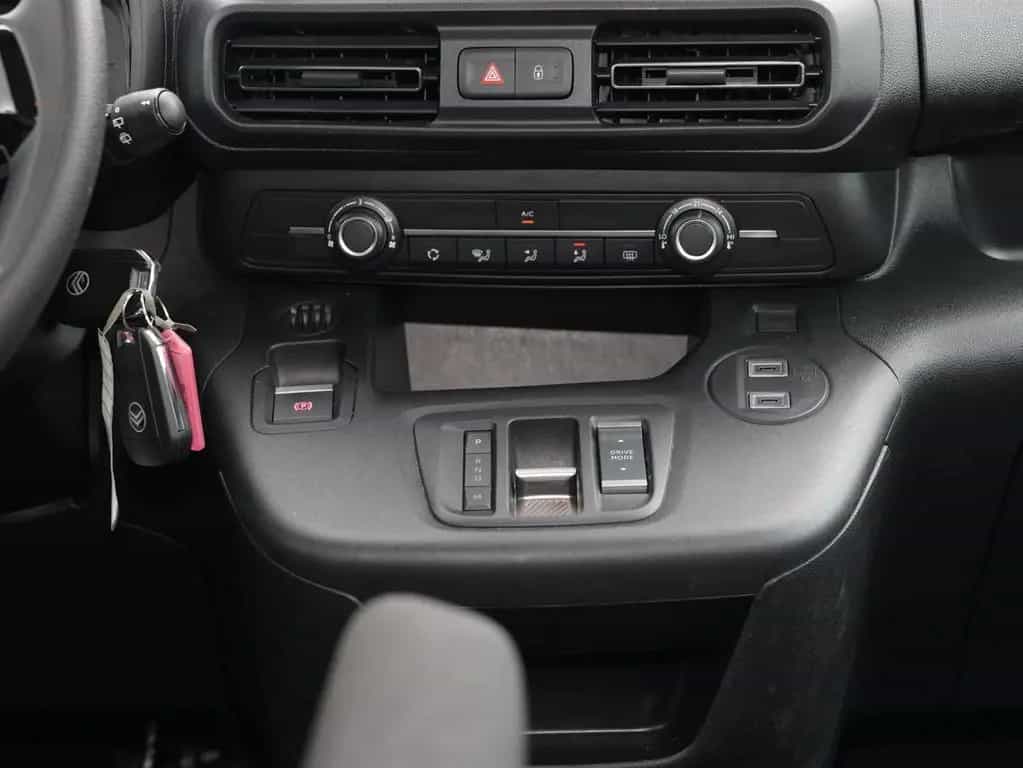 Citroën Berlingo MPV 1,5 Ltr. - Blue-HDI / Plus M 04/2024-photo-10