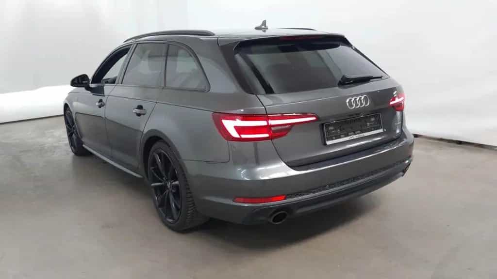 Audi A4 2.0 TFSI Av. S tr quattro "3xS-Line//PANO/B&O 04/2018-photo-3