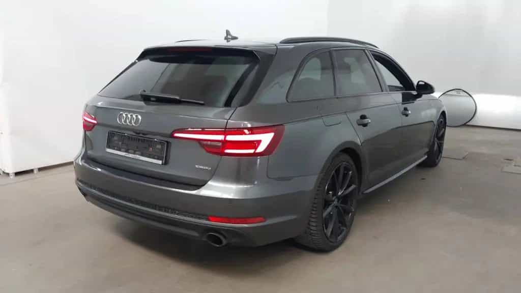 Audi A4 2.0 TFSI Av. S tr quattro "3xS-Line//PANO/B&O 04/2018-photo-4
