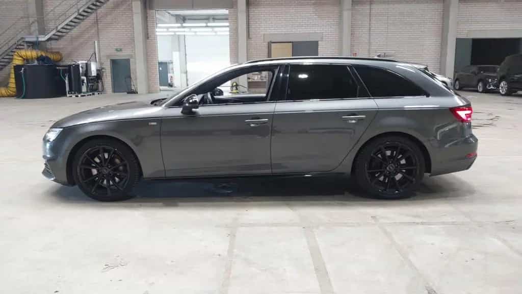 Audi A4 2.0 TFSI Av. S tr quattro "3xS-Line//PANO/B&O 04/2018-photo-9