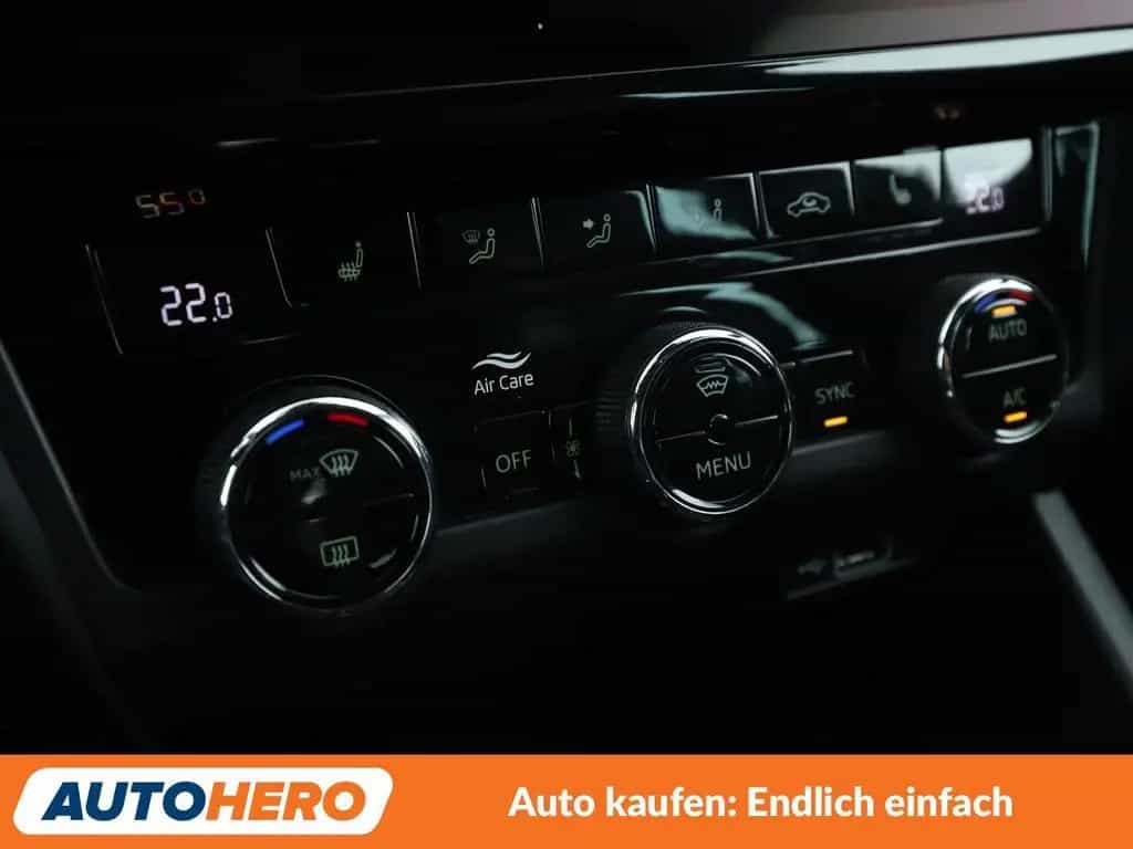 Skoda Octavia 2.0 TSI RS 245 Aut.*NAVI*CAM*SHZ* 10/2019-photo-23