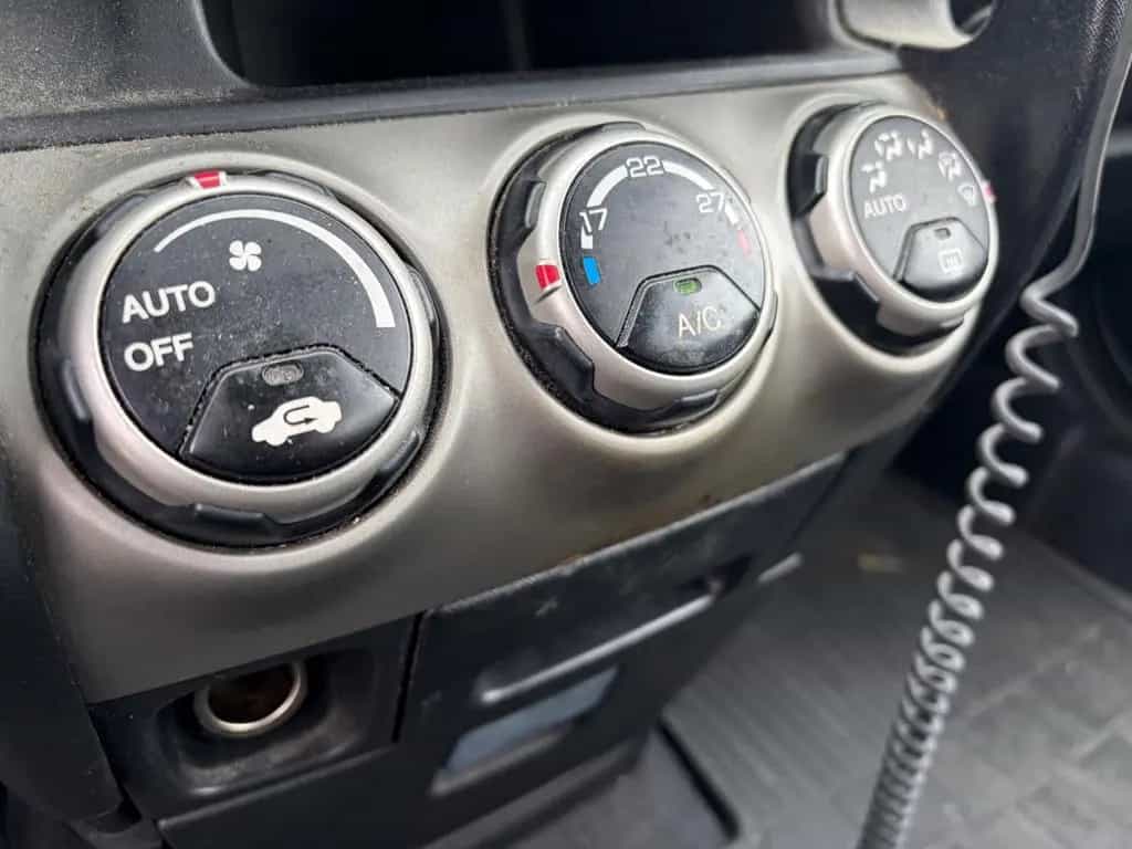 Honda CR-V 2.0i 110kw Aut Klima 4x4 Extra alu 05/2002-photo-16