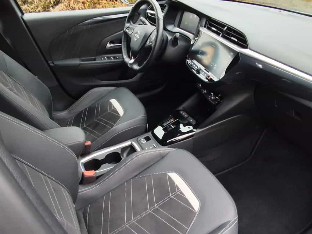 Opel Corsa F 1,2 Automatik GS 10/2023-photo-13