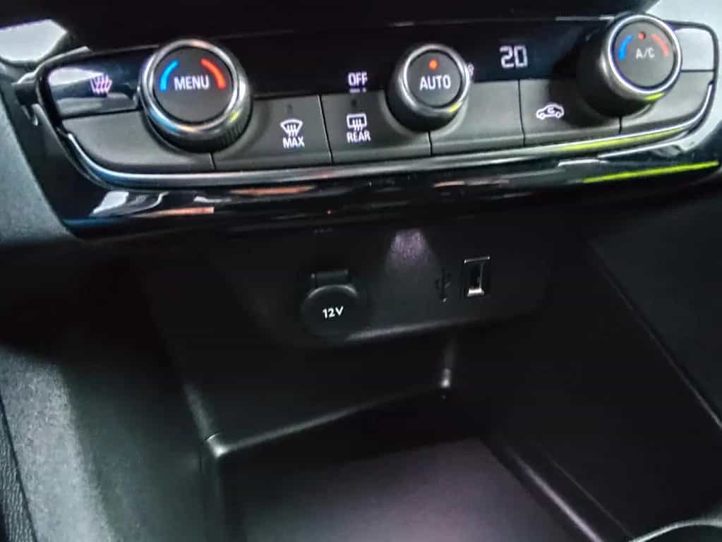 Opel Corsa F 1,2 Automatik GS 10/2023-photo-20