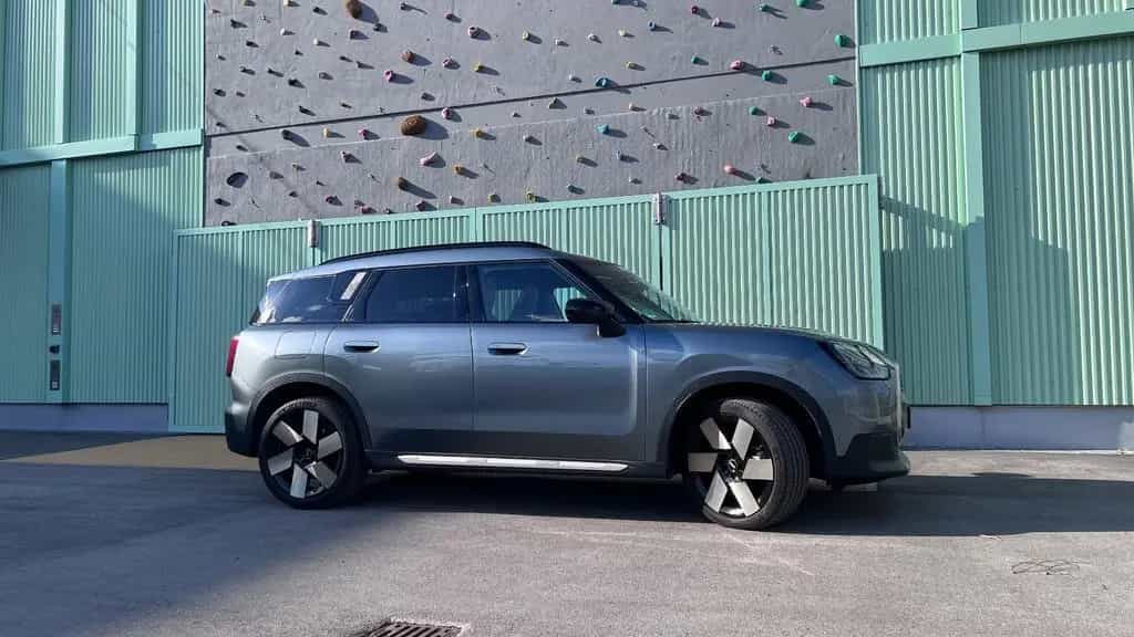MINI Countryman C (Cooper) Countryman C Vollausst. XL Paket AHK 5J Garantie 05/2024-photo-0