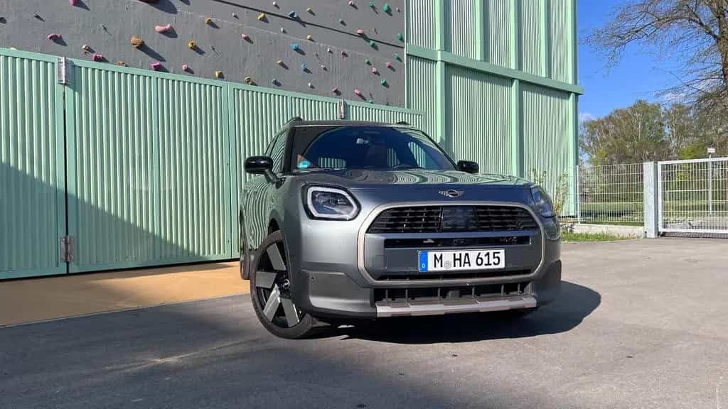 MINI Countryman C (Cooper) Countryman C Vollausst. XL Paket AHK 5J Garantie 05/2024-photo-2