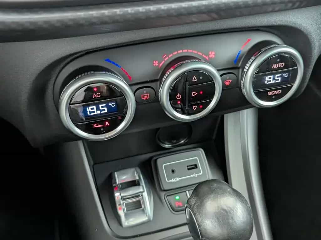 Alfa Romeo Giulietta 1,8 TBI 16V Veloce LEDER+BLUETOOTH+SHZ 08/2018-photo-20