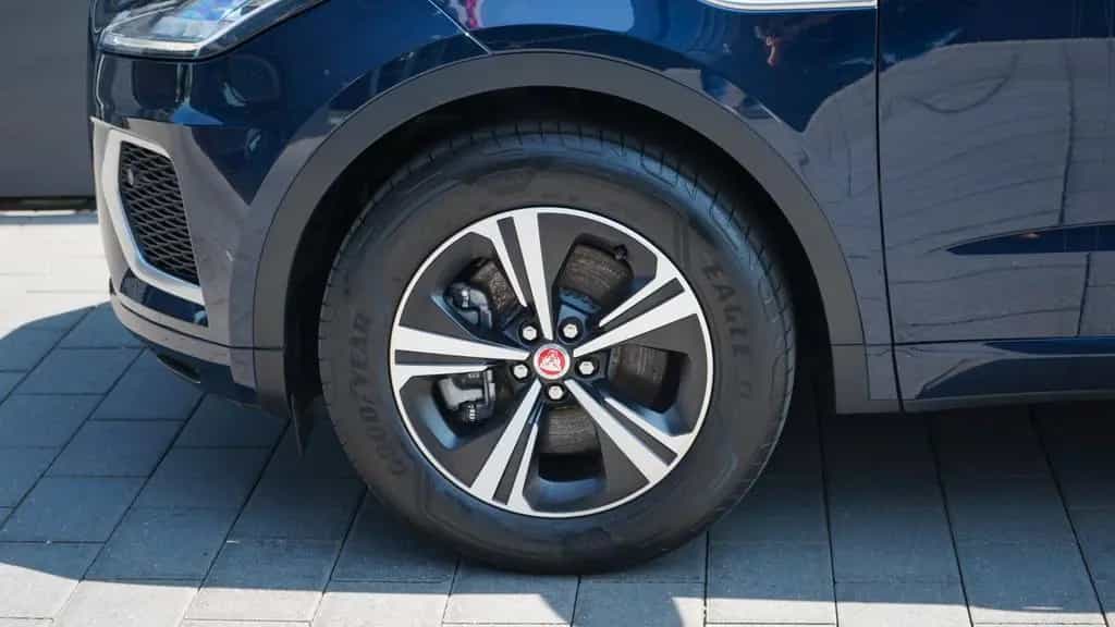 Jaguar E-Pace D200 AWD R-DYNAMIC S*PANORAMA*VIRTUAL* 12/2021-photo-18