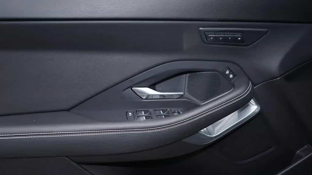 Jaguar E-Pace D200 AWD R-DYNAMIC S*PANORAMA*VIRTUAL* 12/2021-photo-27
