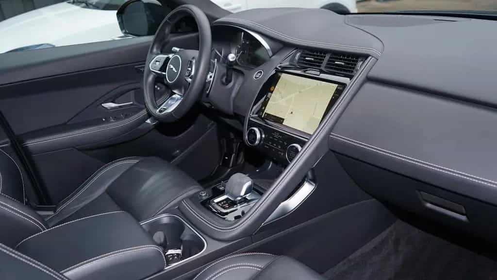 Jaguar E-Pace D200 AWD R-DYNAMIC S*PANORAMA*VIRTUAL* 12/2021-photo-4