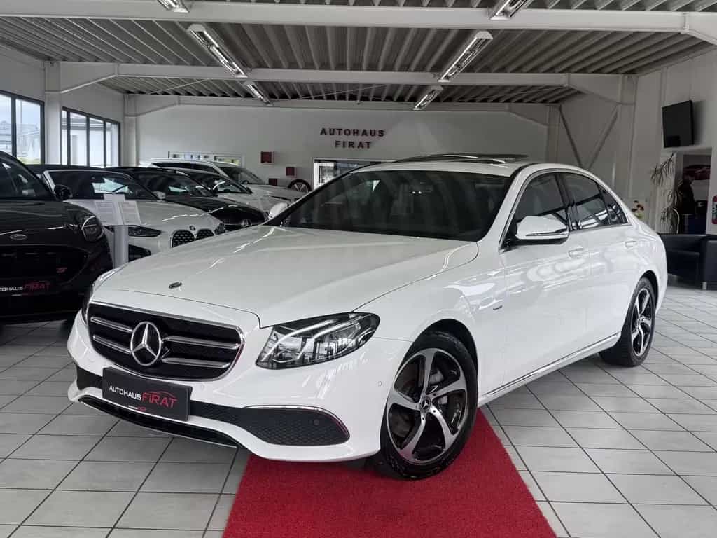 Mercedes-Benz E 200 Avantgarde Kamera+Schiebedach+Led+Navi+18 12/2019-photo-0