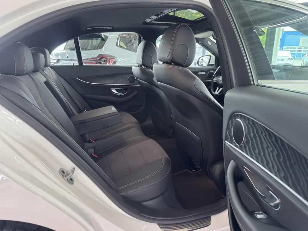 Mercedes-Benz E 200 Avantgarde Kamera+Schiebedach+Led+Navi+18 12/2019-photo-11