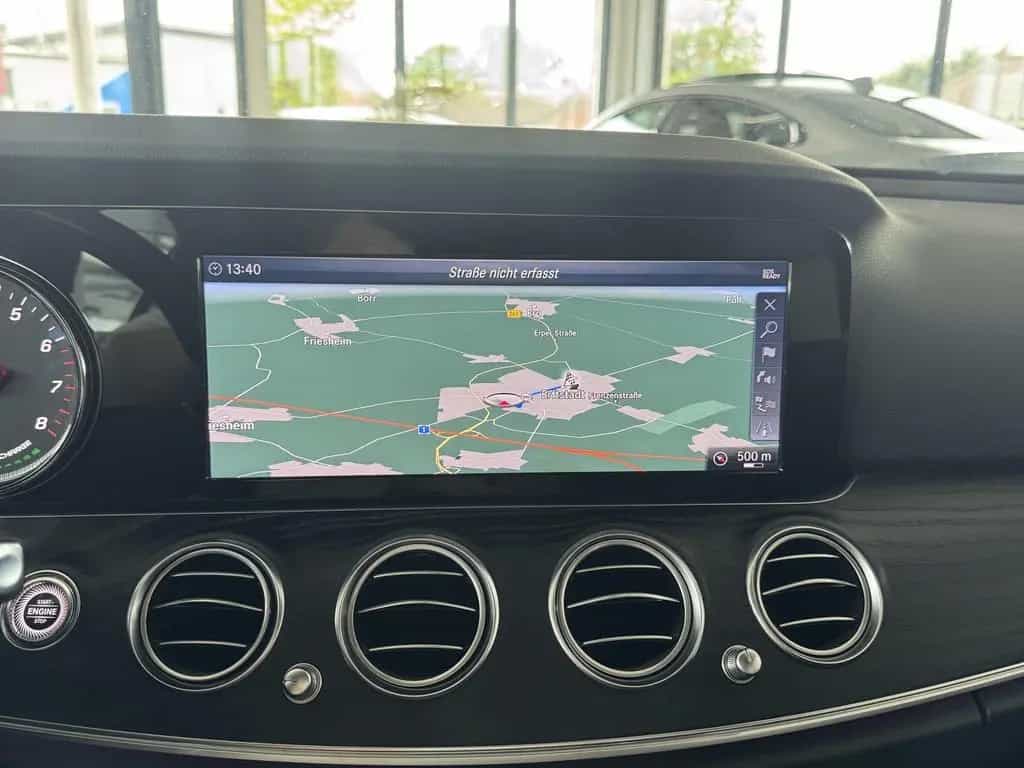 Mercedes-Benz E 200 Avantgarde Kamera+Schiebedach+Led+Navi+18 12/2019-photo-12