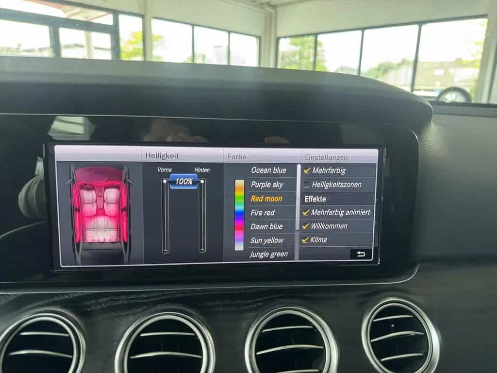 Mercedes-Benz E 200 Avantgarde Kamera+Schiebedach+Led+Navi+18 12/2019-photo-15