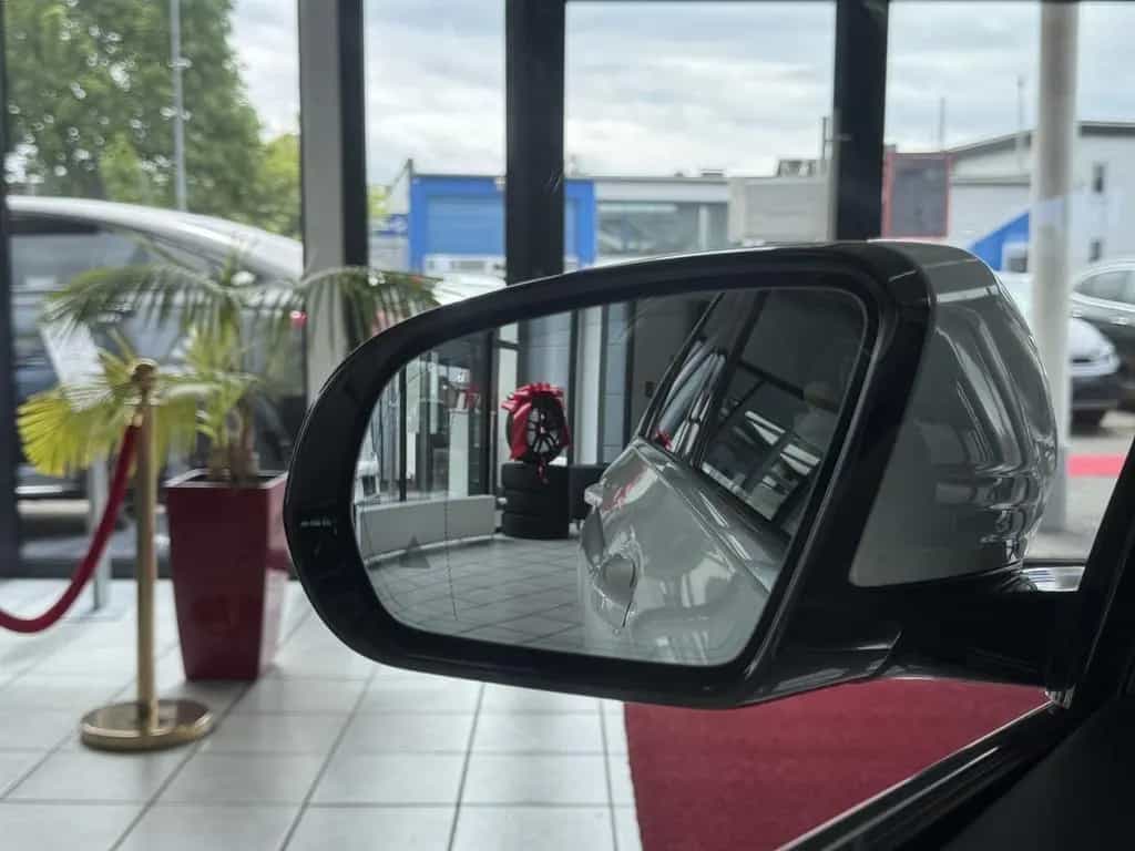 Mercedes-Benz E 200 Avantgarde Kamera+Schiebedach+Led+Navi+18 12/2019-photo-16