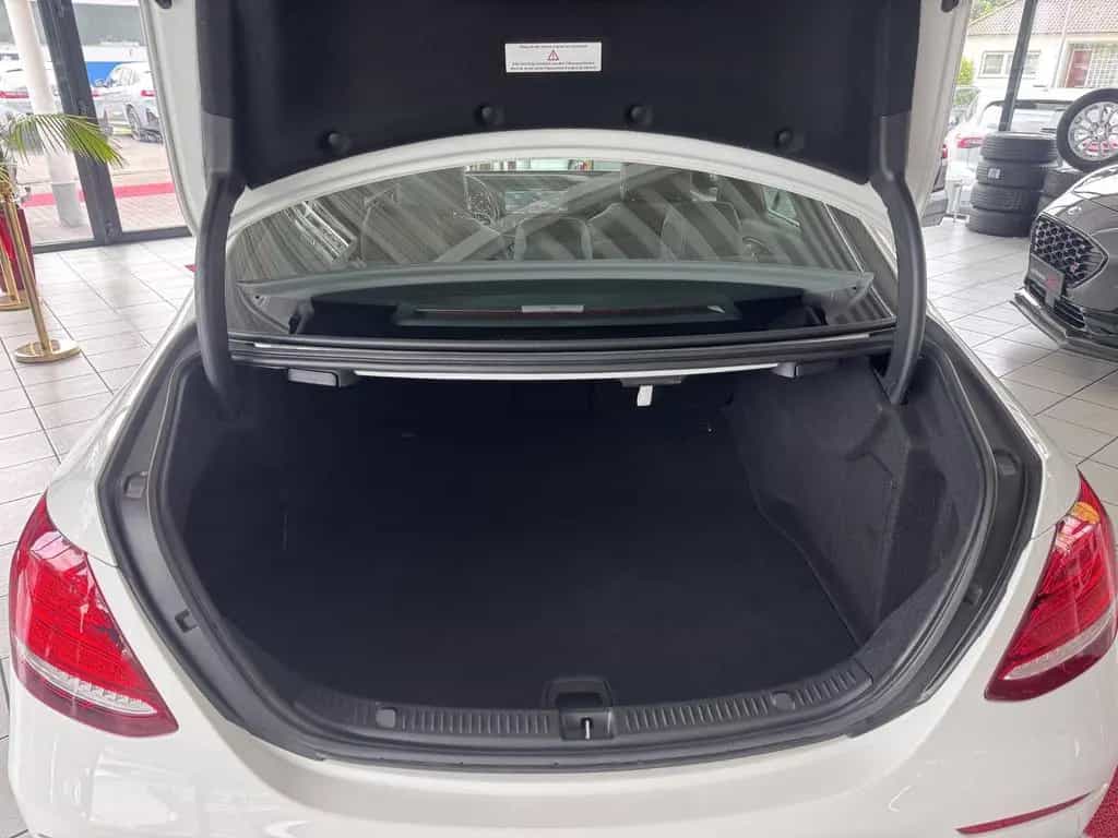Mercedes-Benz E 200 Avantgarde Kamera+Schiebedach+Led+Navi+18 12/2019-photo-17