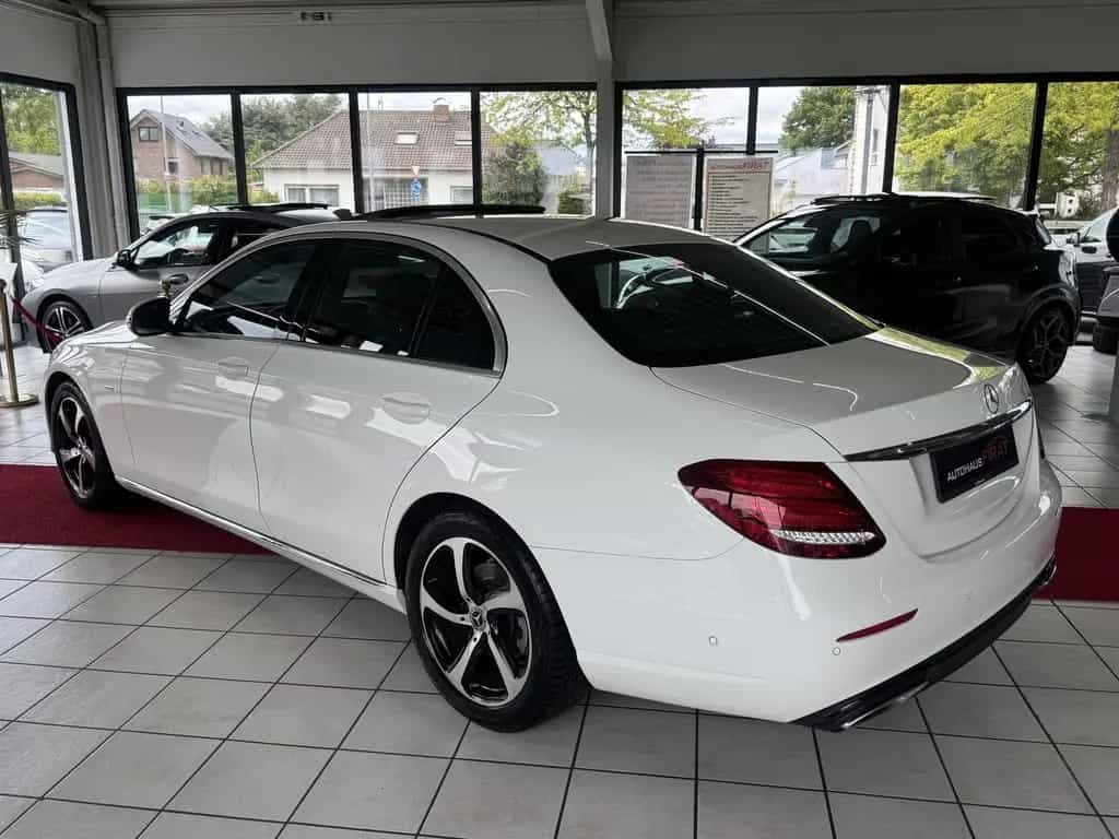 Mercedes-Benz E 200 Avantgarde Kamera+Schiebedach+Led+Navi+18 12/2019-photo-2