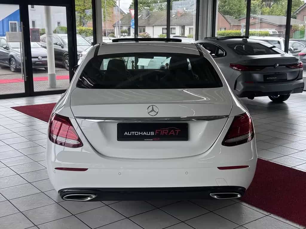 Mercedes-Benz E 200 Avantgarde Kamera+Schiebedach+Led+Navi+18 12/2019-photo-3