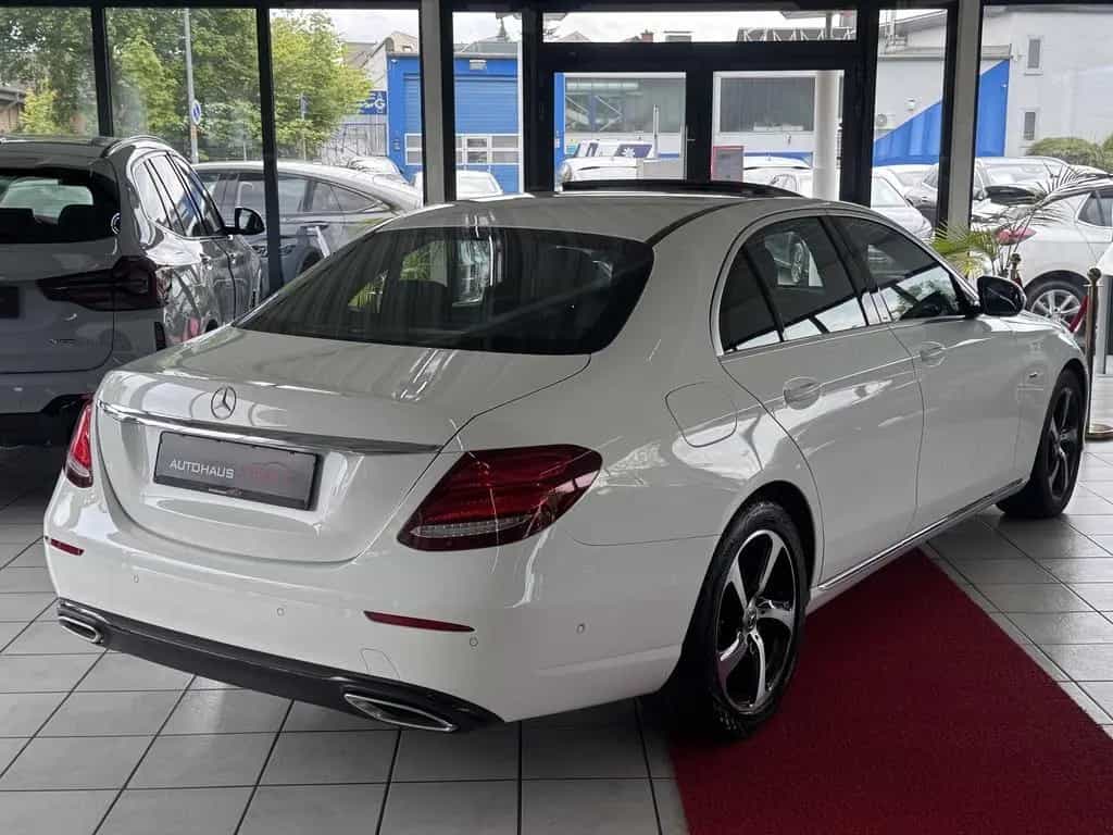 Mercedes-Benz E 200 Avantgarde Kamera+Schiebedach+Led+Navi+18 12/2019-photo-4