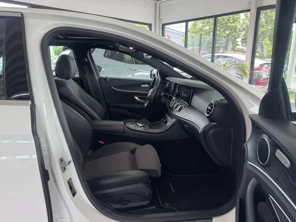 Mercedes-Benz E 200 Avantgarde Kamera+Schiebedach+Led+Navi+18 12/2019-photo-9