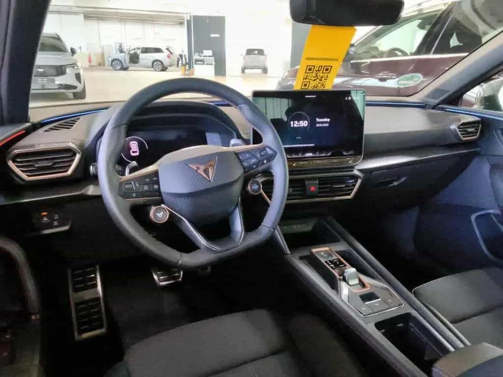 Cupra Leon ST Sonderleasing 1.5 eTSI Navi RearView Sit 09/2025-photo-3