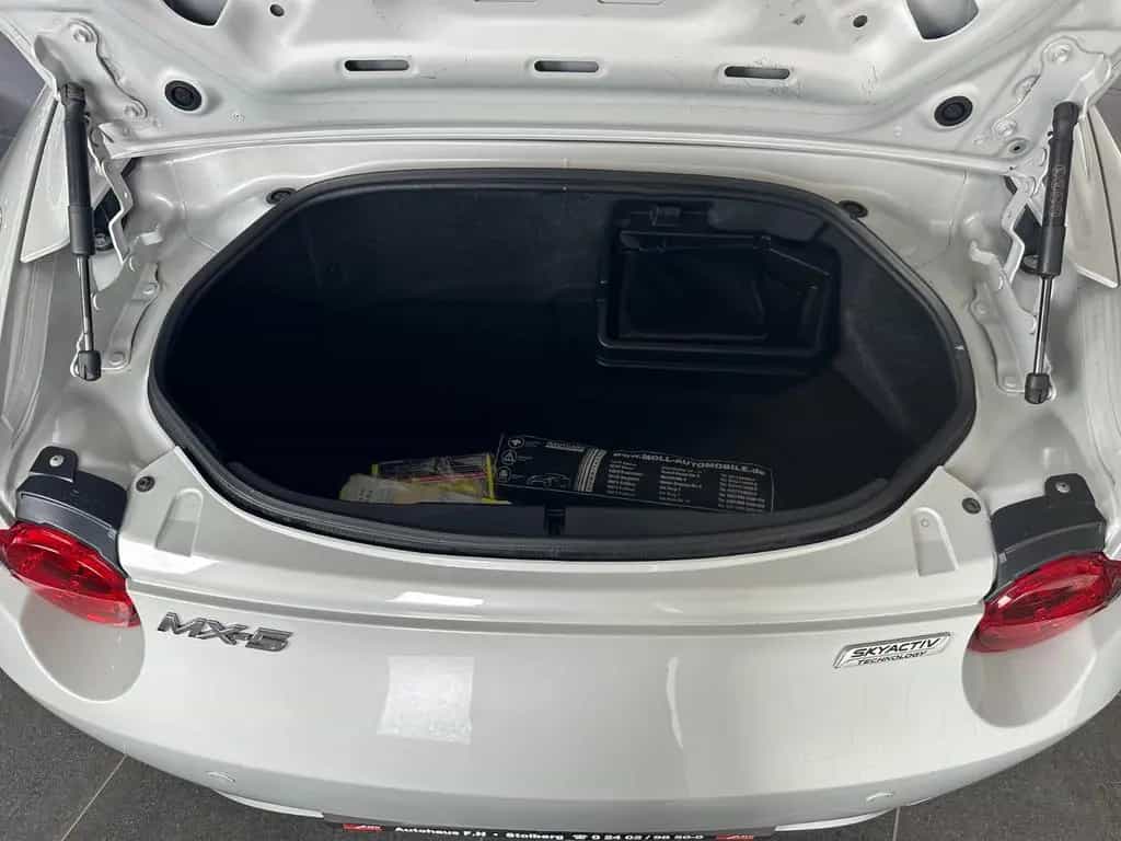 Mazda MX-5 Sports-Line RF/LED/BOSE/DAB/TW/PDC/TEMP 09/2017-photo-19