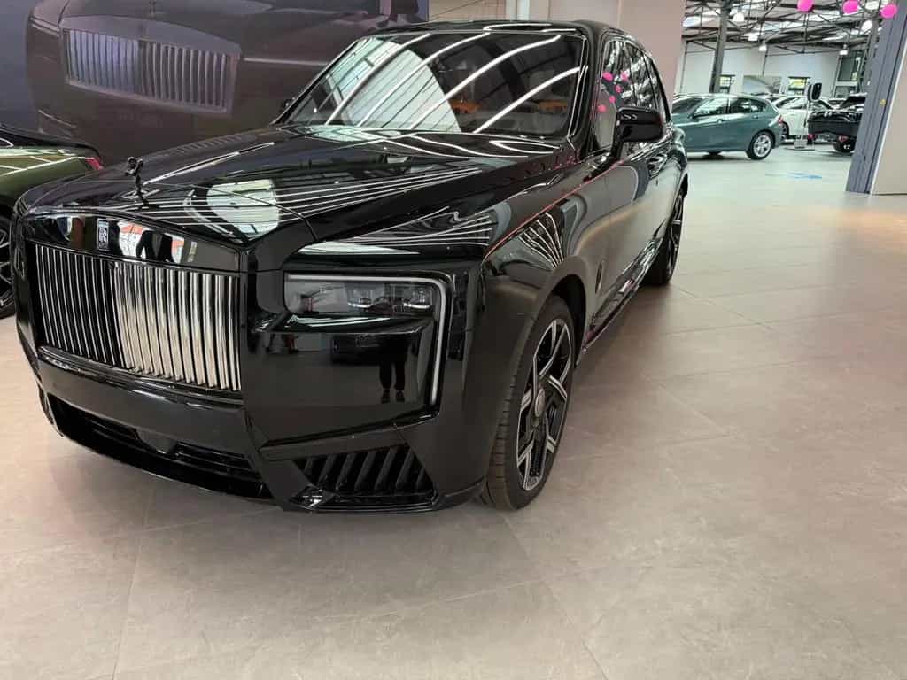 Rolls-Royce Cullinan Black Badge 01/2026-photo-1