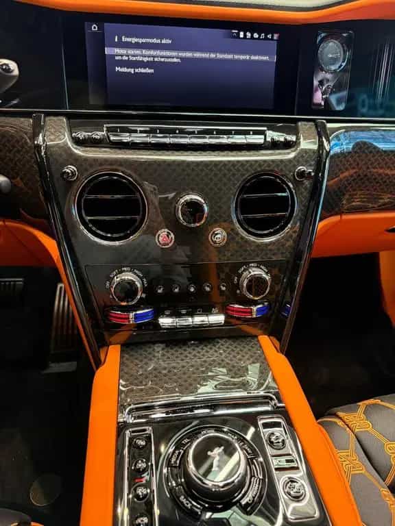 Rolls-Royce Cullinan Black Badge 01/2026-photo-9